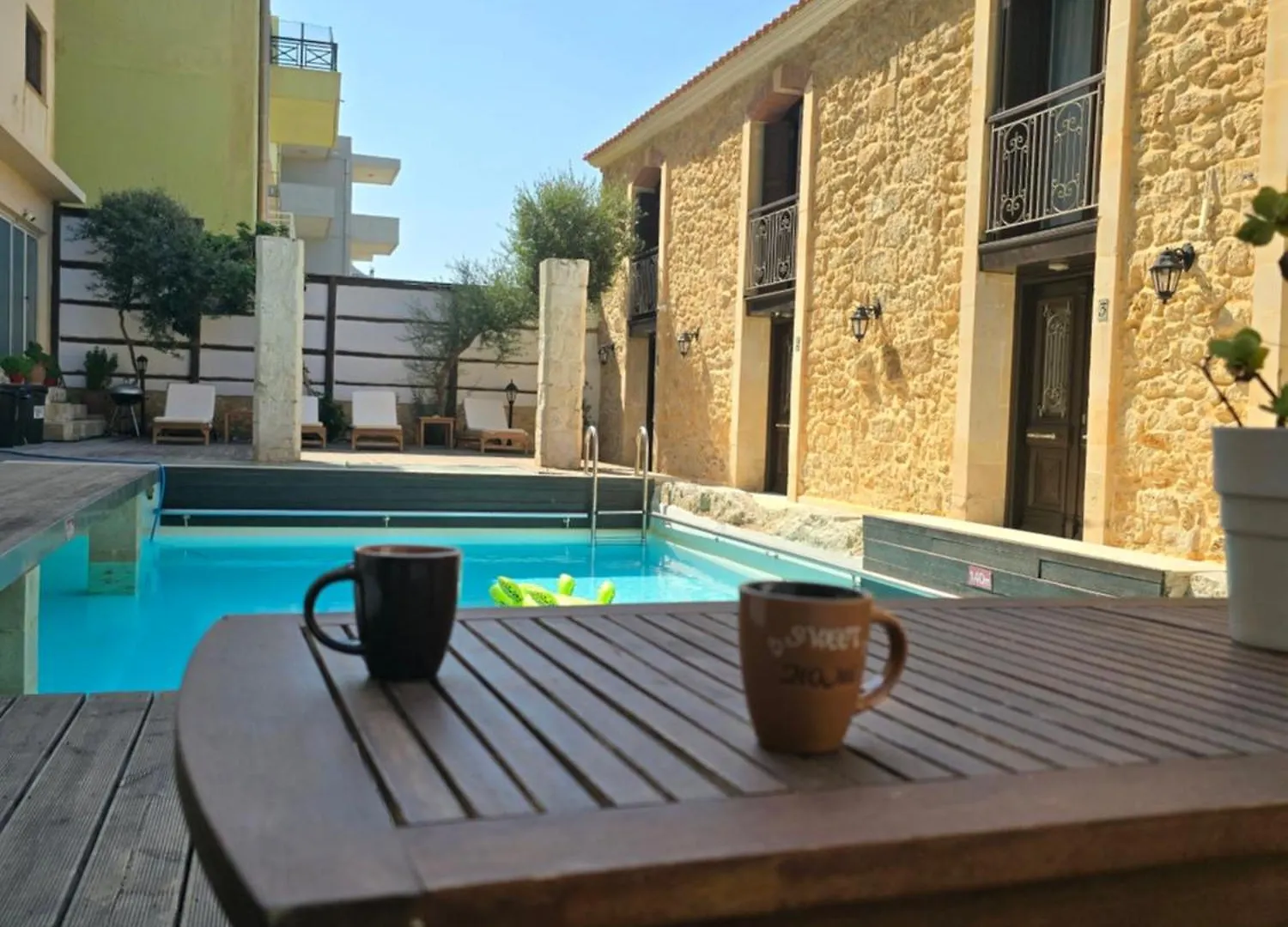 Volakas Beachfront Suites Rethymno  Rethymno (Crete)
